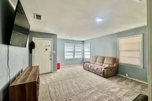 5629 Wainwright Dr, Fort Worth, TX 76112 - Photo 3