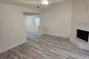 837 W Wintergreen Road W, Lancaster, TX 75134 - Photo 3