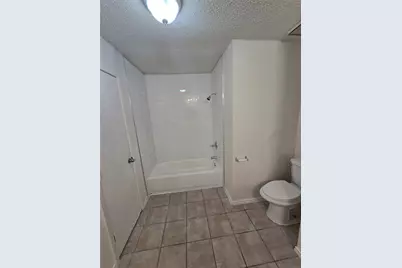 837 W Wintergreen Road W, Lancaster, TX 75134 - Photo 5