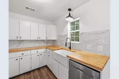 704 Graham Street, Cleburne, TX 76033 - Photo 5