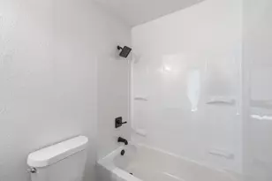 704 Graham St, Cleburne, TX 76033 - Photo 15