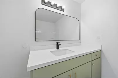 704 Graham Street, Cleburne, TX 76033 - Photo 11