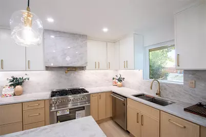 10009 Apple Creek Drive, Dallas, TX 75243 - Photo 15