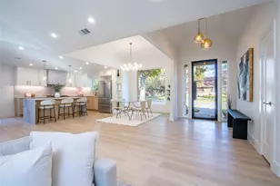 10009 Apple Creek Dr, Dallas, TX 75243 - Photo 5