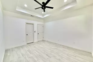 5609 San Jacinto Dr, Granbury, TX 76048 - Photo 11