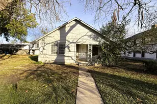 402 W 4th St, Kaufman, TX 75142 - Photo 1