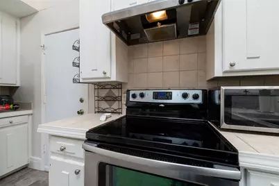 4909 Queen Court, Fort Worth, TX 76103 - Photo 19
