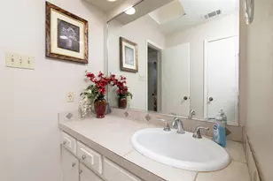 4909 Queen Ct, Fort Worth, TX 76103 - Photo 31