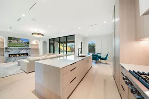 6912 Crystal Falls Dr, Plano, TX 75024 - Photo 11