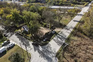 625 Denison St, Gainesville, TX 76240 - Photo 3