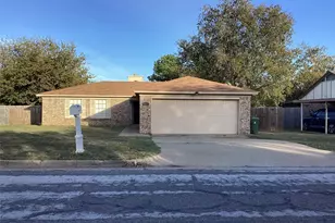 5915 Willow Branch Dr, Arlington, TX 76017 - Photo 1