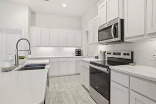 2673 River Bank Dr, Burleson, TX 76028 - Photo 3