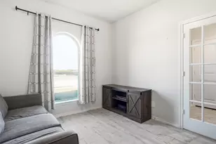 2673 River Bank Dr, Burleson, TX 76028 - Photo 13