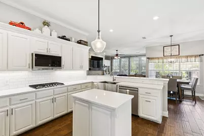 1060 Rosewood Drive, Grapevine, TX 76051 - Photo 13