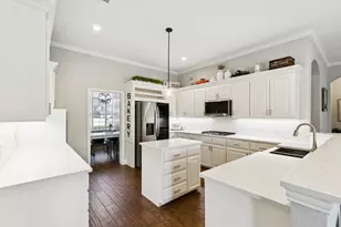 1060 Rosewood Dr, Grapevine, TX 76051 - Photo 11