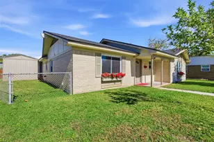 3935 Glenhaven Circle, Garland, TX 75042 - Photo 5