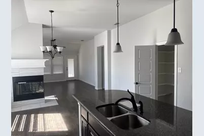 1819 Isabella Court, Glenn Heights, TX 75154 - Photo 7