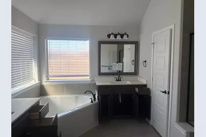 1819 Isabella Court, Glenn Heights, TX 75154 - Photo 19