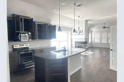 1819 Isabella Court, Glenn Heights, TX 75154 - Photo 3