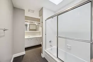 4411 Gilbert Ave, Dallas, TX 75219 - Photo 25