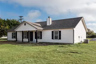 5828 Thousand Oaks Dr, Joshua, TX 76058 - Photo 1