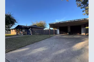 401 Vaughn Street, Burkburnett, TX 76354 - Photo 3