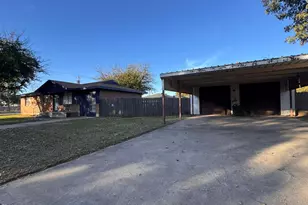 401 Vaughn St, Burkburnett, TX 76354 - Photo 3