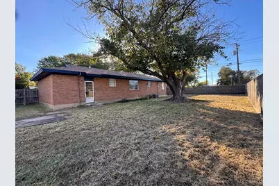 401 Vaughn Street, Burkburnett, TX 76354 - Photo 5