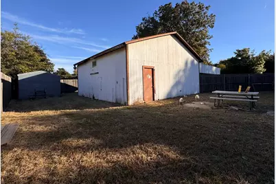 401 Vaughn Street, Burkburnett, TX 76354 - Photo 25