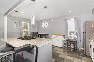 1642 Ash St, Grand Prairie, TX 75050 - Photo 7