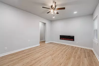 1216 Greenbrier Drive, River Oaks, TX 76114 - Photo 5