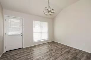 204 Meadowbrooke Dr, Cedar Hill, TX 75104 - Photo 5