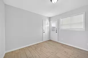 409 W Burton St, Sherman, TX 75092 - Photo 11