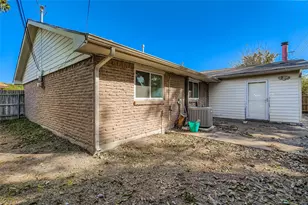 501 Kingston Dr, Grand Prairie, TX 75051 - Photo 23