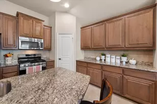 7408 Brisa Ct, Grand Prairie, TX 75054 - Photo 7