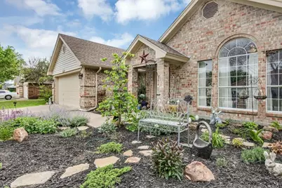 6813 Hadley Drive, North Richland Hills, TX 76182 - Photo 3