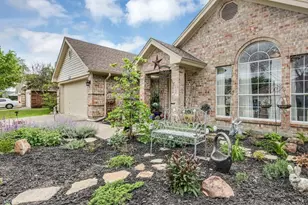 6813 Hadley Dr, North Richland Hills, TX 76182 - Photo 3