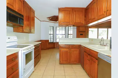 110 Carolyn Lane, Shady Shores, TX 76208 - Photo 11