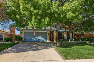 2909 Oakridge Dr, Bedford, TX 76021 - Photo 3