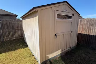 1719 Cross Creek Ln, Cleburne, TX 76033 - Photo 27