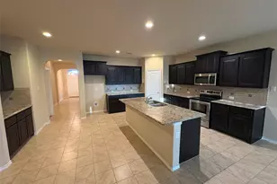 1719 Cross Creek Ln, Cleburne, TX 76033 - Photo 11