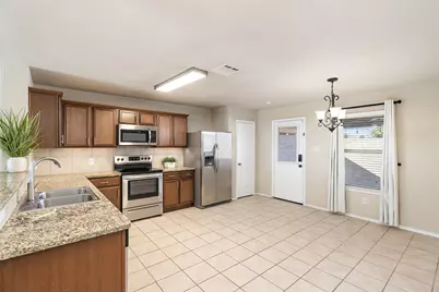 1014 Platinum Drive, Princeton, TX 75407 - Photo 9