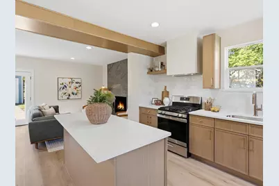 600 S Cottonwood Drive, Richardson, TX 75080 - Photo 9