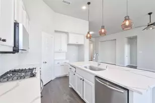 2813 Upland Trail Ln, Aubrey, TX 76227 - Photo 5