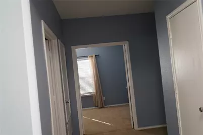 909 Bee Creek Lane, Fort Worth, TX 76120 - Photo 17