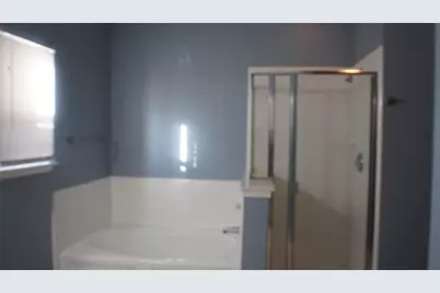 909 Bee Creek Lane, Fort Worth, TX 76120 - Photo 15