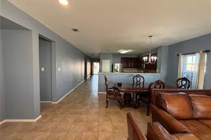 909 Bee Creek Ln, Fort Worth, TX 76120 - Photo 9