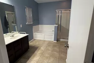 909 Bee Creek Ln, Fort Worth, TX 76120 - Photo 13