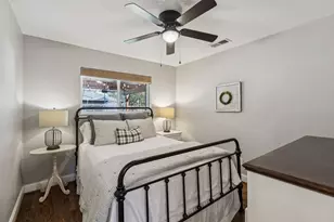 9942 Edgecove Dr, Dallas, TX 75238 - Photo 23