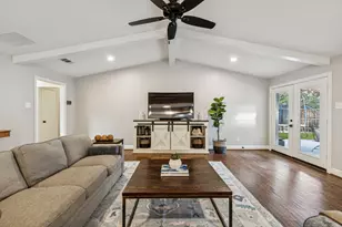 9942 Edgecove Dr, Dallas, TX 75238 - Photo 9